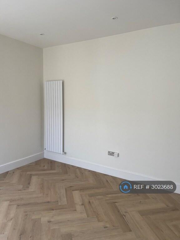 Apartment in Hereford - View 4