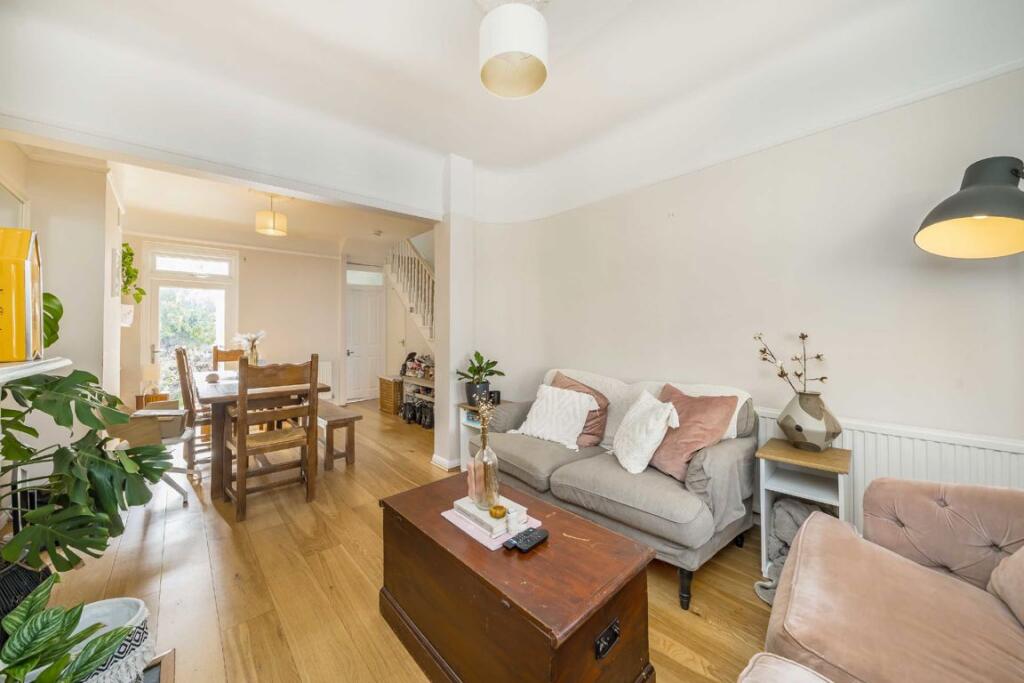 House in London - View 2