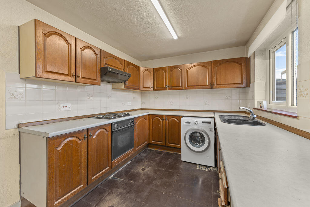 House in Chesterfield, Derbyshire - View 3