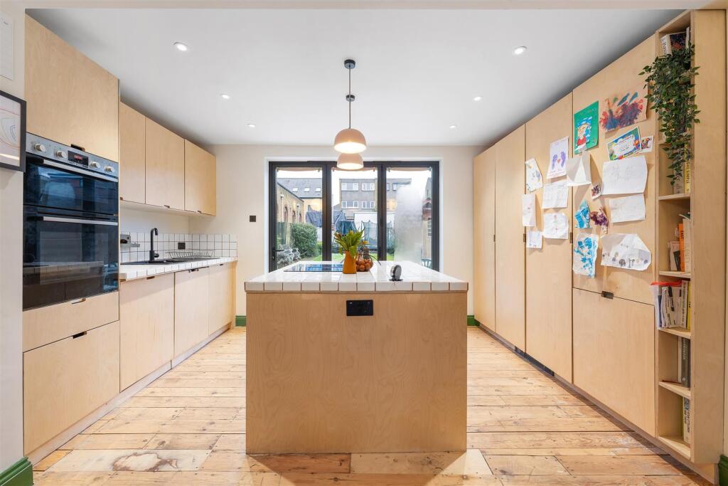 Main image of property: Ravenscroft Road, Beckenham, London, BR3