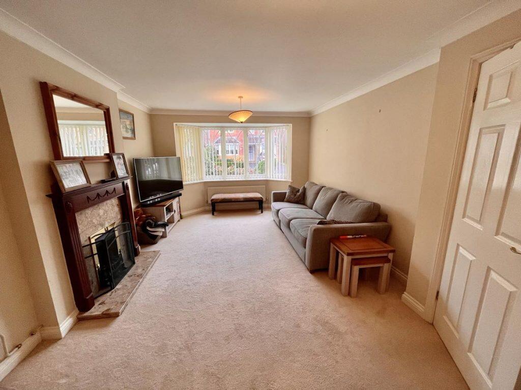 House in Thatcham, West Berkshire - View 3