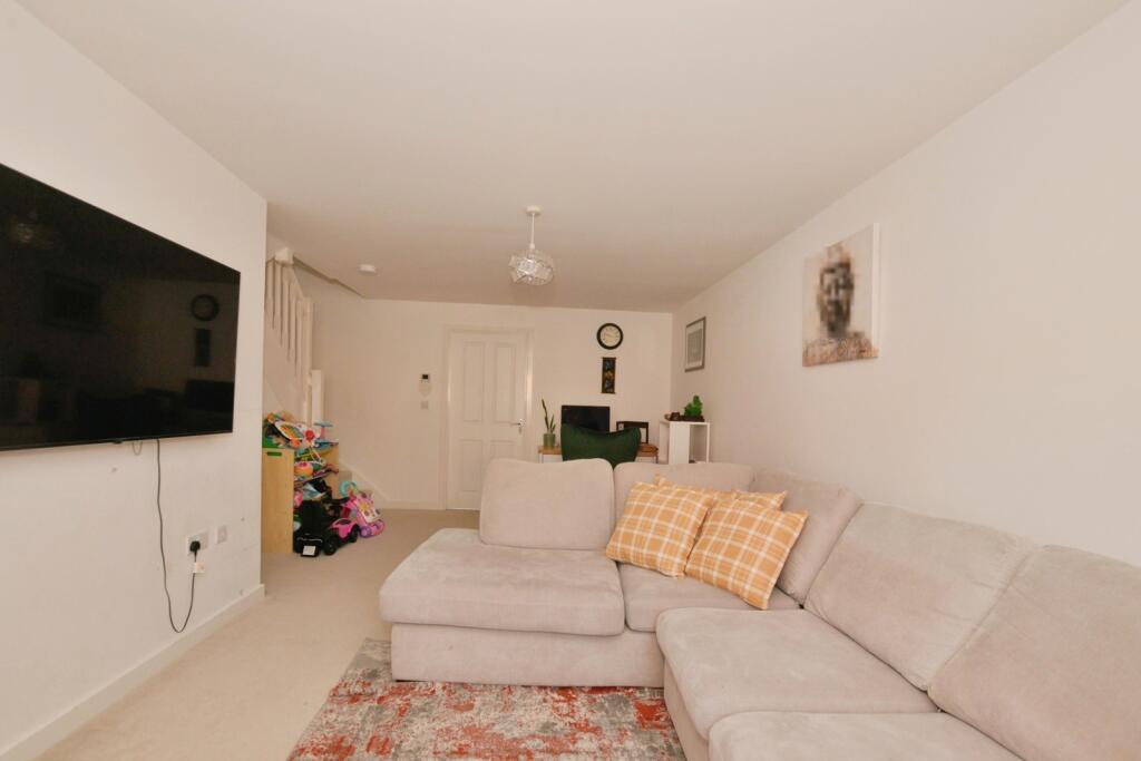 Cockerel Place, Kingsnorth, Ashford, Kent, TN25 photo 3