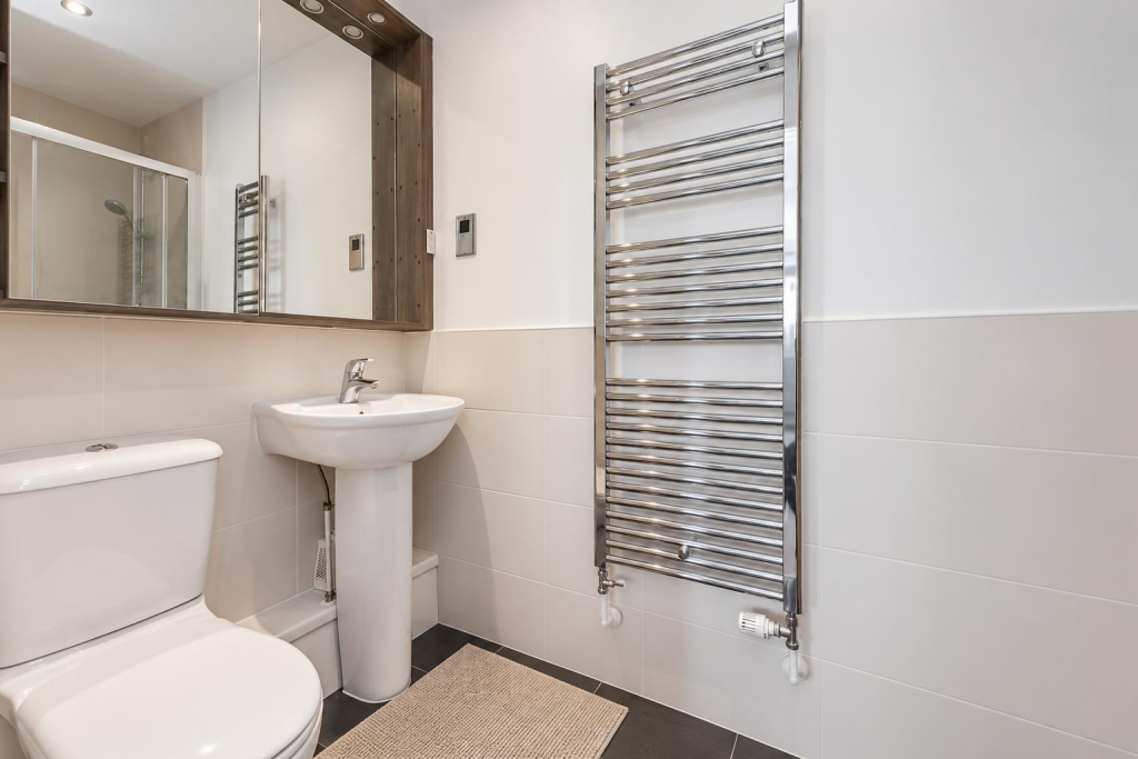 House in London - View 5