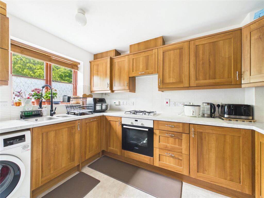 Peggs Way, Basingstoke, Hampshire, RG24 photo 4