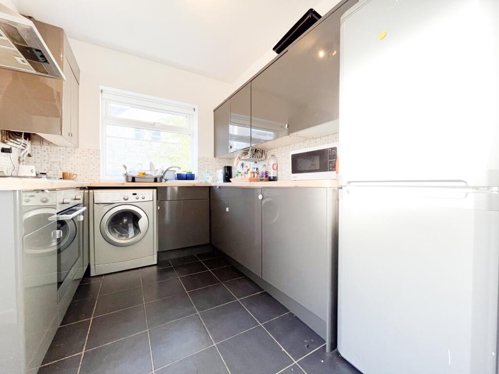 House in Cardiff, Maindy, Cathays - View 3