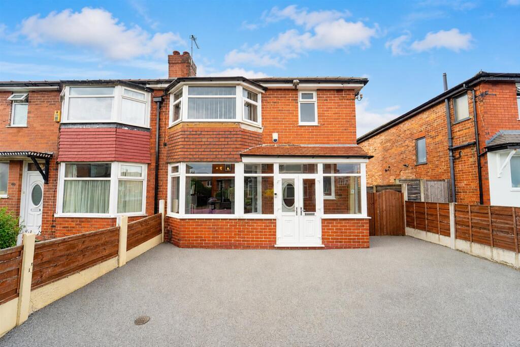 House in Salford, Greater Manchester - View 5