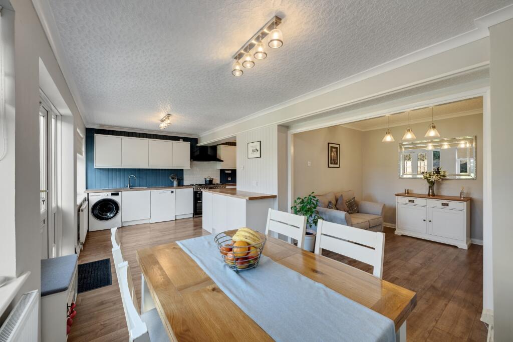 House in Swanley, Crockenhill - More