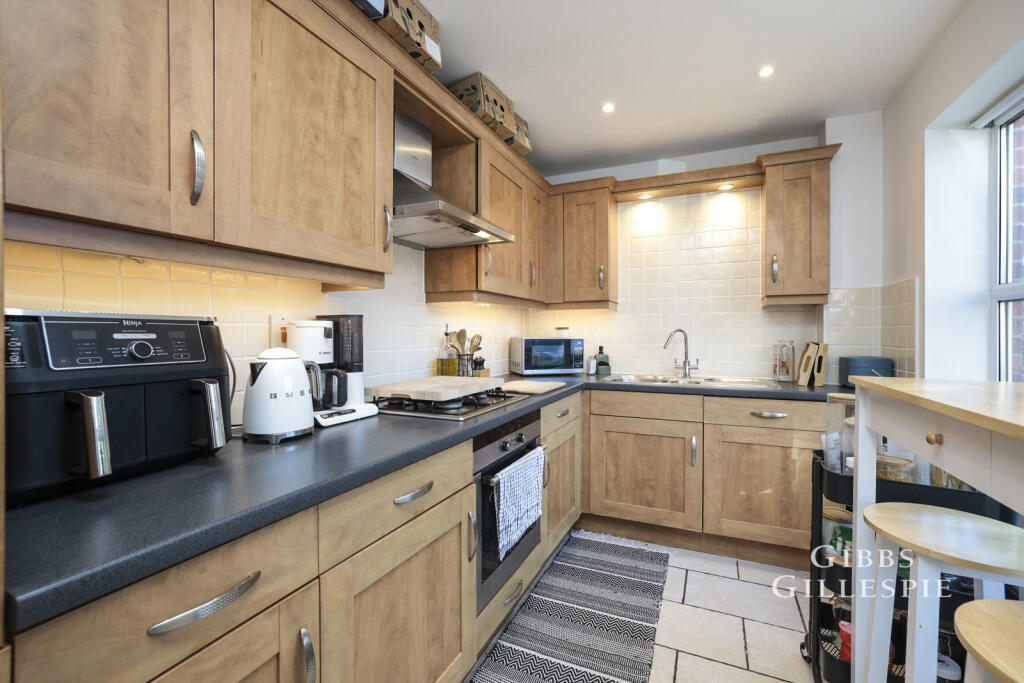 Apartment in Slough - View 3