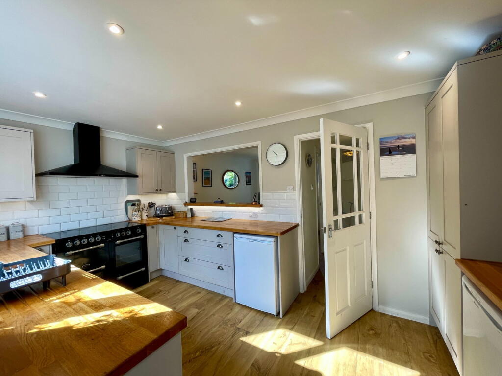 House in East Suffolk, Bramfield - More