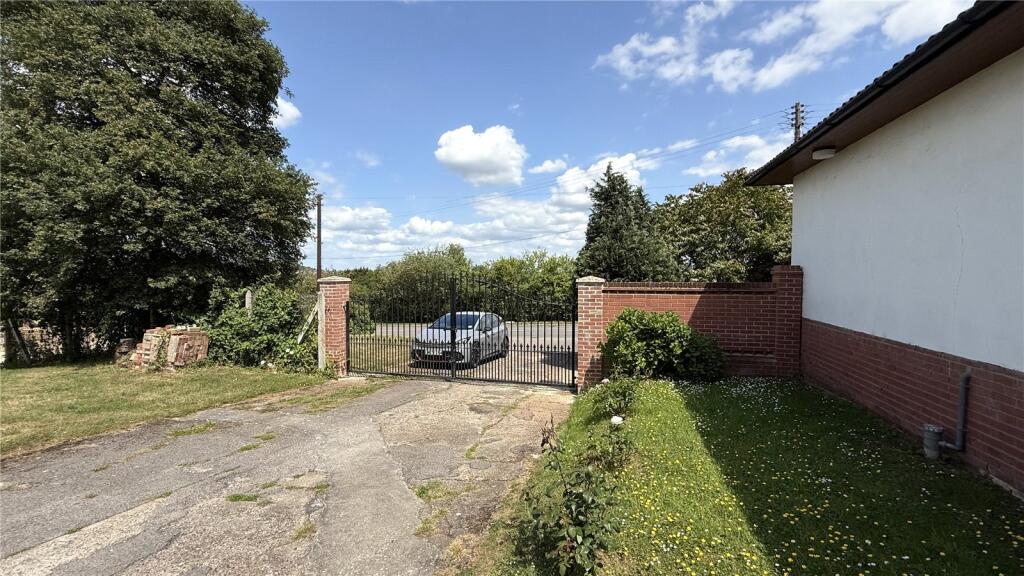 High Road, Fobbing, Essex, SS17 photo 4