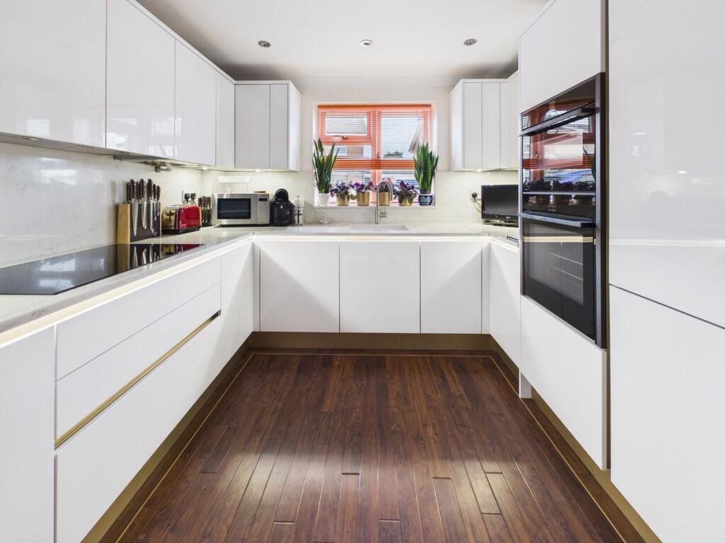 House in North Hertfordshire, Hertfordshire - View 2