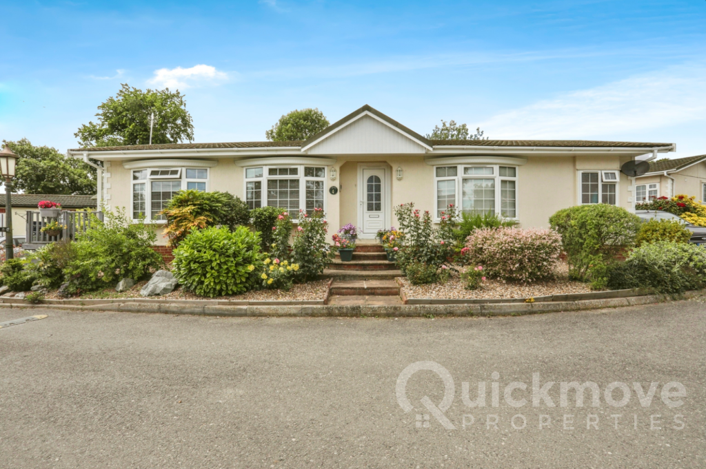 2-bed caravan on Ipswich, Suffolk, IP6, £170,000
