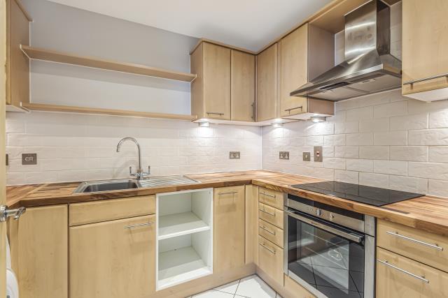 Apartment in Guildford - View 5