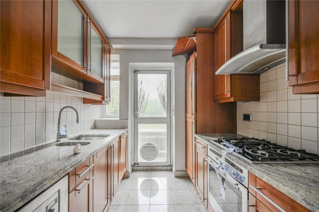 Apartment in London - View 4