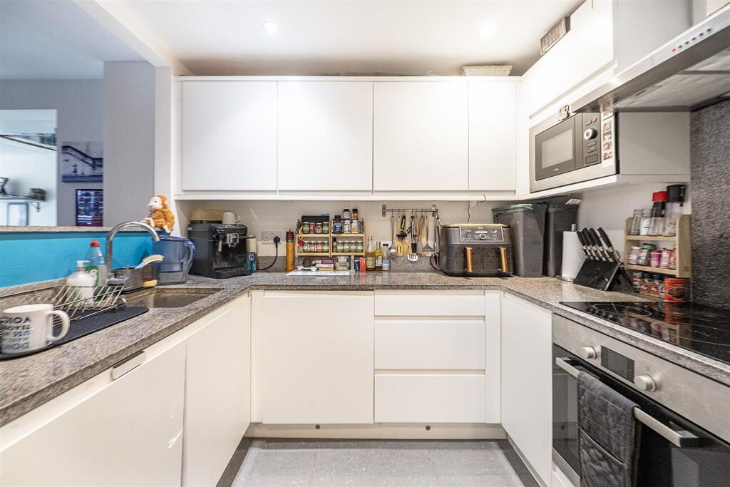 Additional image 2 of High Street, Sandridge, St Albans