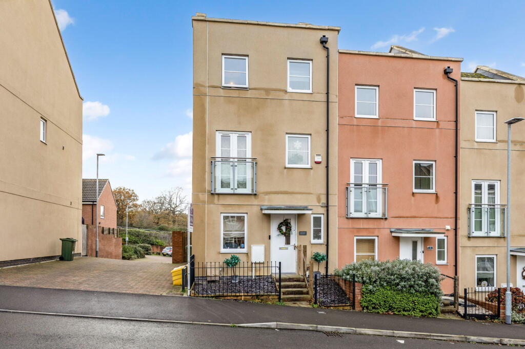 4-bed house on Fairford Road, Oakley Development, Cheltenham, GL52, £325,000
