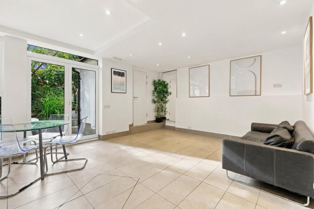 Main image of property: Garden Flat, Highgate, N6