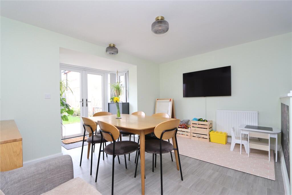 Cicero Crescent, Fairfields, Milton Keynes, MK11 photo 2