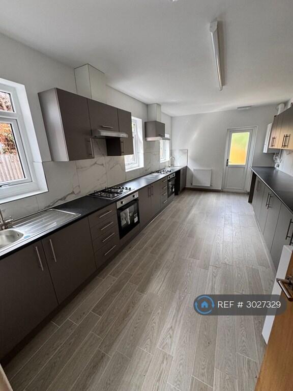House in Northampton, Semilong - View 2