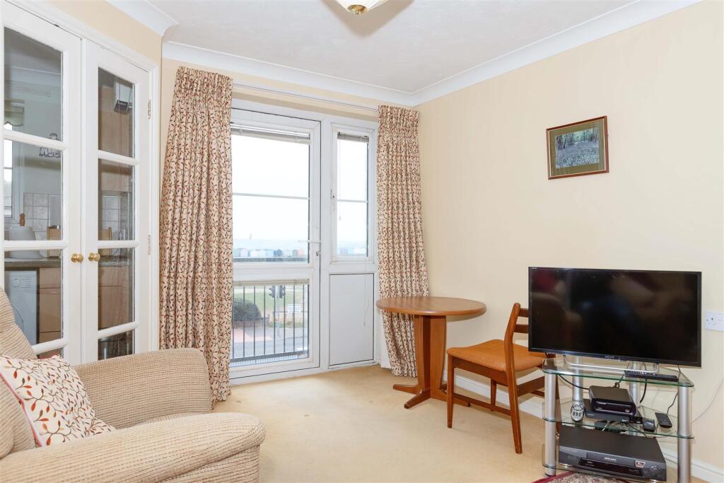 Apartment in Brighton - More