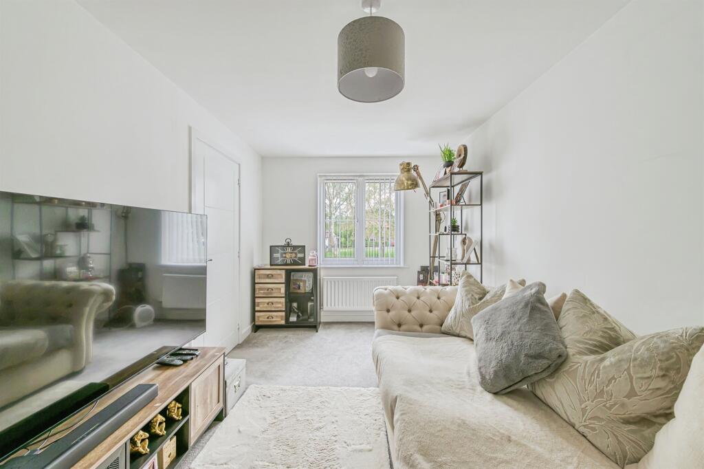 House in Birmingham, Sutton Coldfield - View 3
