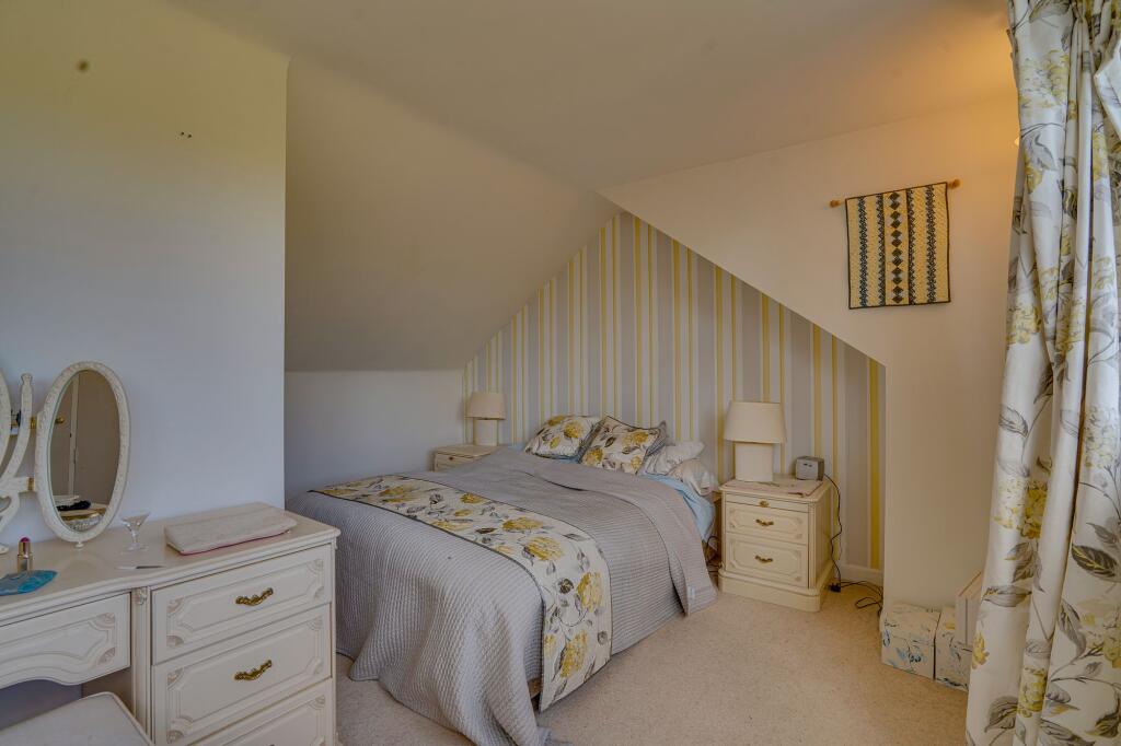 House in Southampton - More