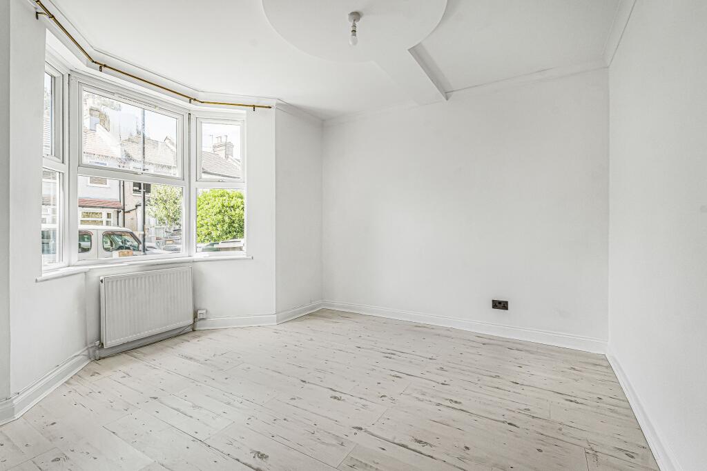 House in London, Chapel End, Highams Park - View 5