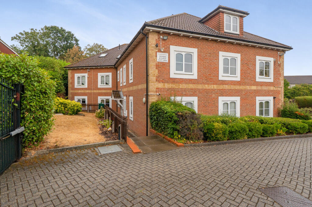 Main image of property: Windsor Lane, Burnham, Slough