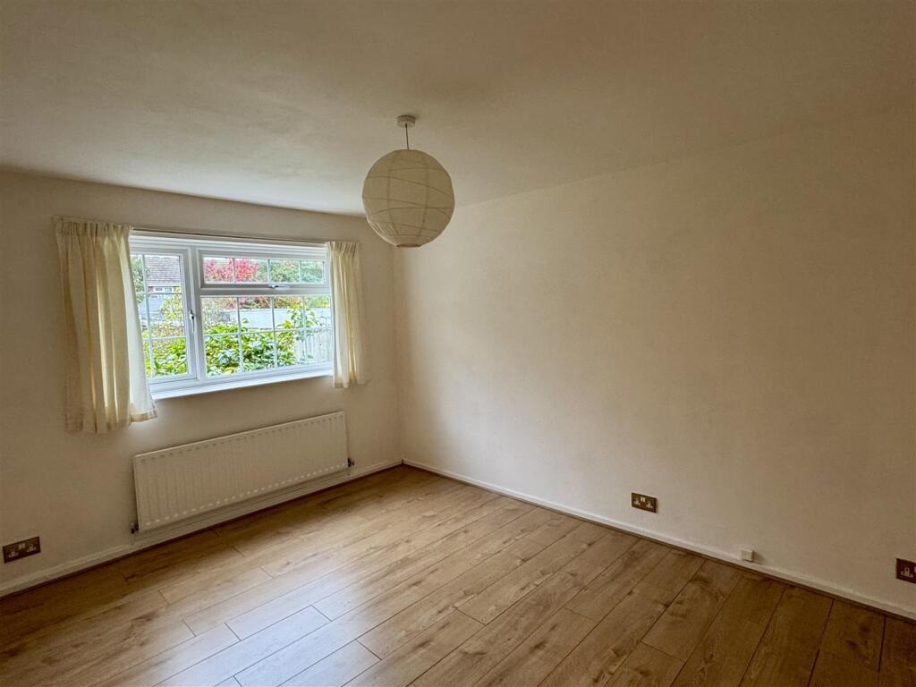House in Worcester - View 4