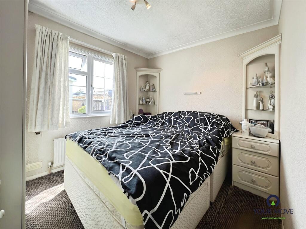 Grayshott Drive, Poplars Court, Bognor Regis, West Sussex, PO22 photo 4