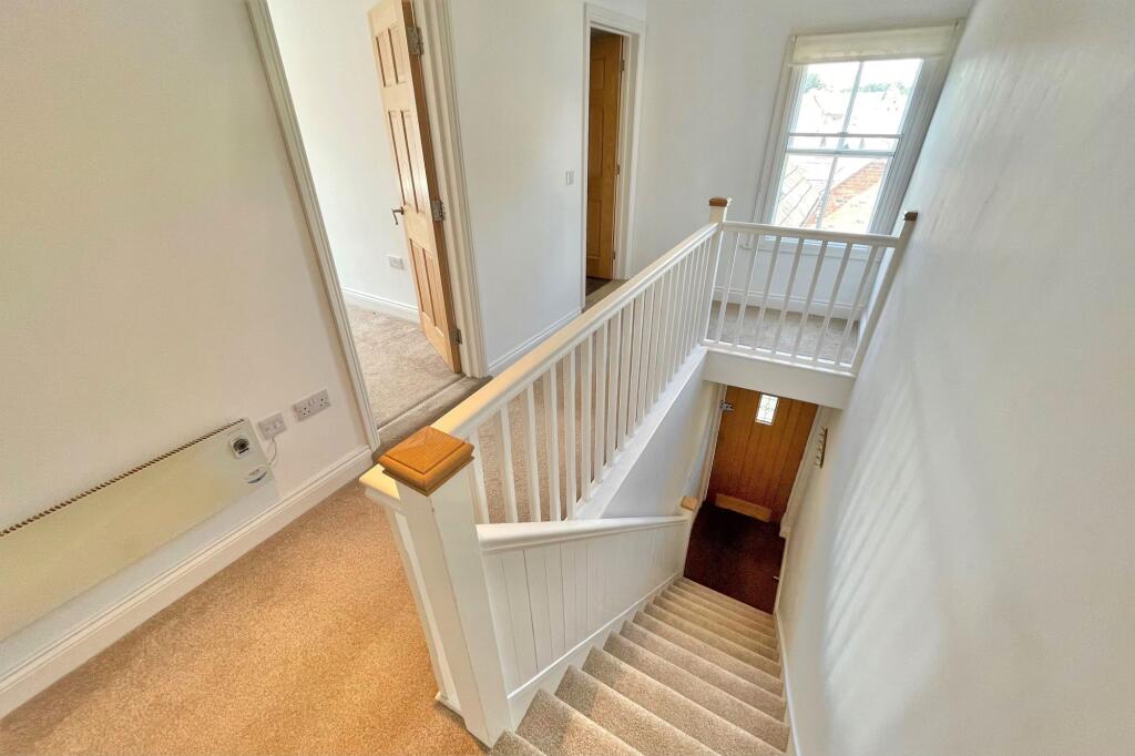 Corders Lane, Moreton-In-Marsh, GL56 photo 4