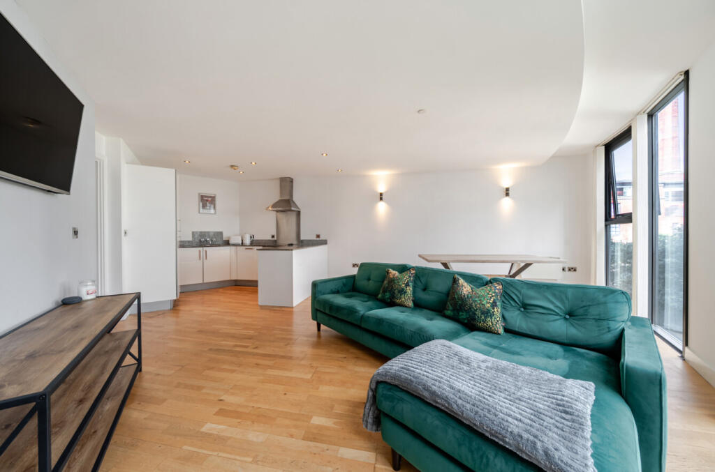 Apartment in Manchester, Greater Manchester - View 4