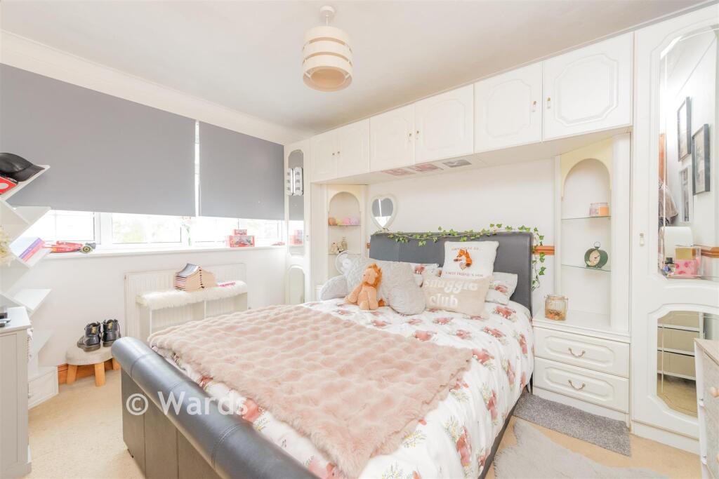 House in Chatham, Medway - More