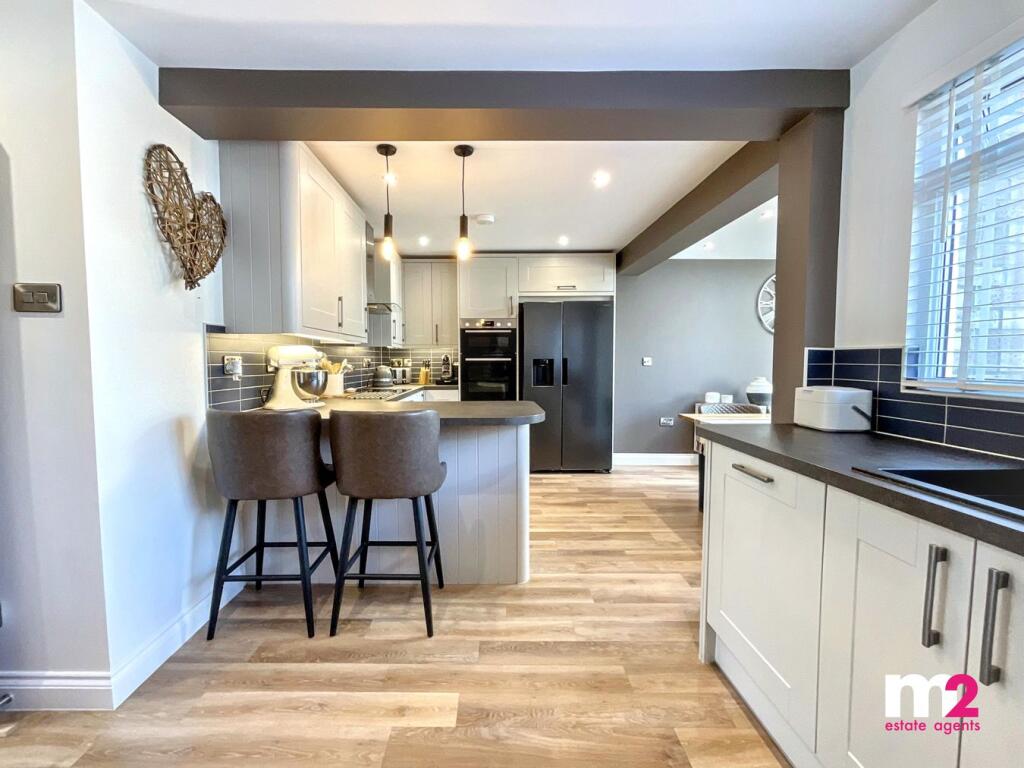 House in Raglan - More
