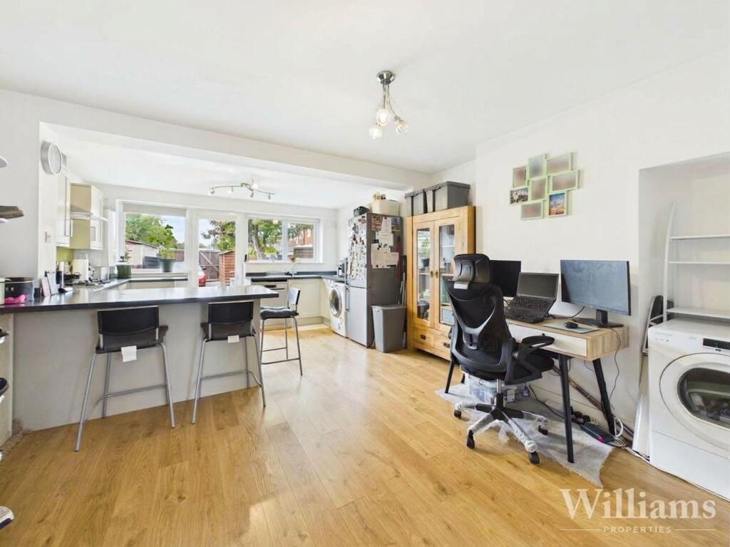 House in Hemel Hempstead - View 2