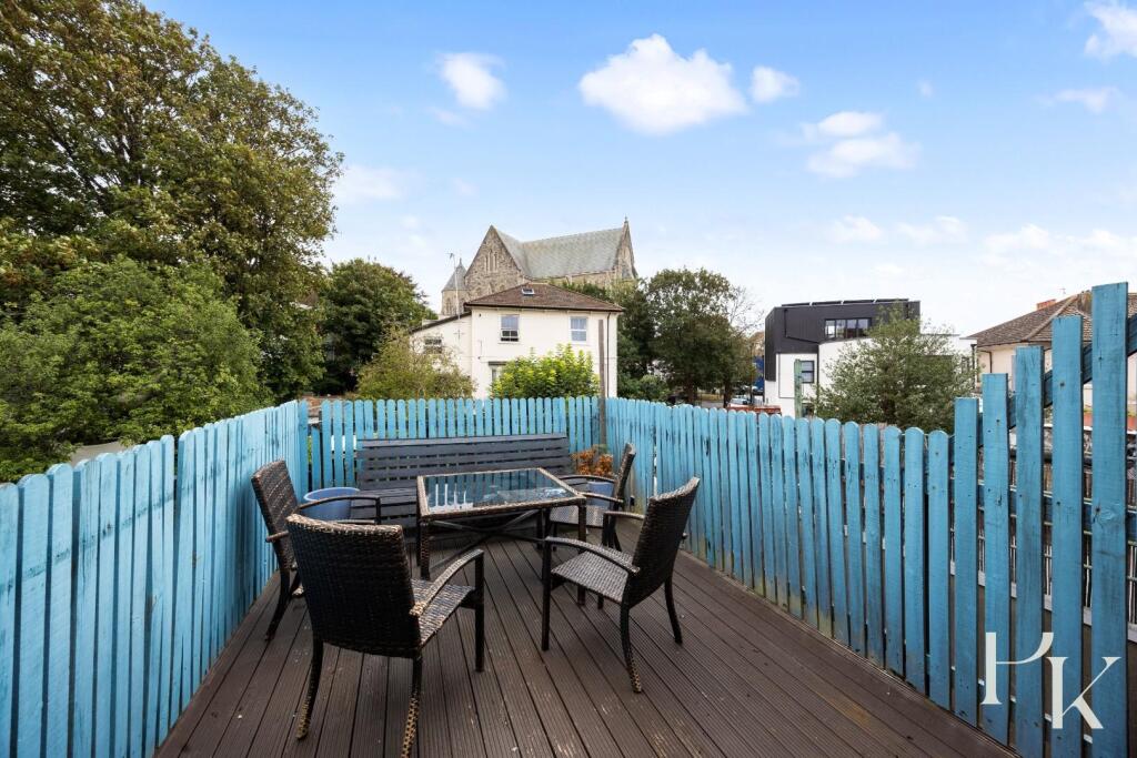 Apartment in Brighton - View 3