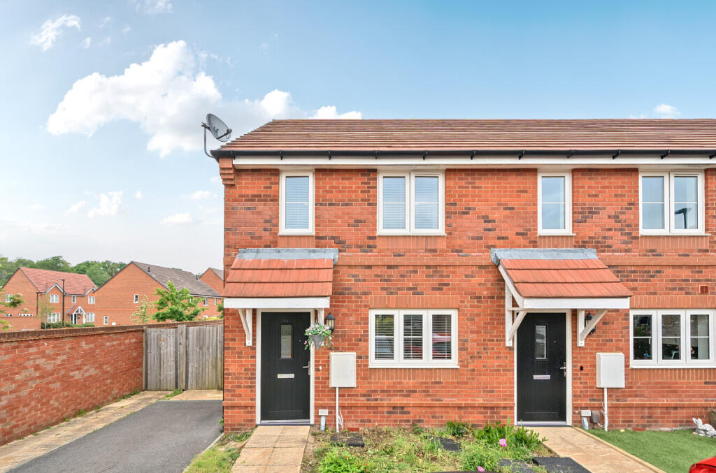 Main image of property: 16 Bodding Avenue, Nursling, Southampton