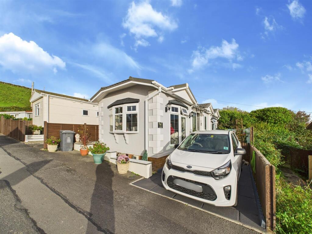 1-bed caravan on Dune View Mobile Home Park, Braunton, £135,000