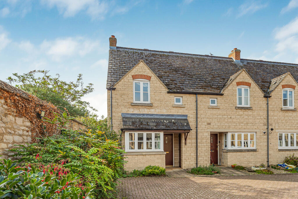 2-bed terraced on Mill Street Mews, Eynsham, Oxfordshire, £300,000