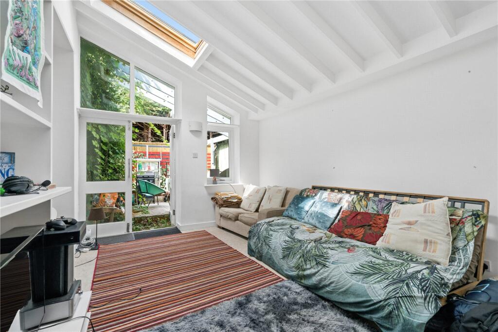 House in Twickenham - View 5