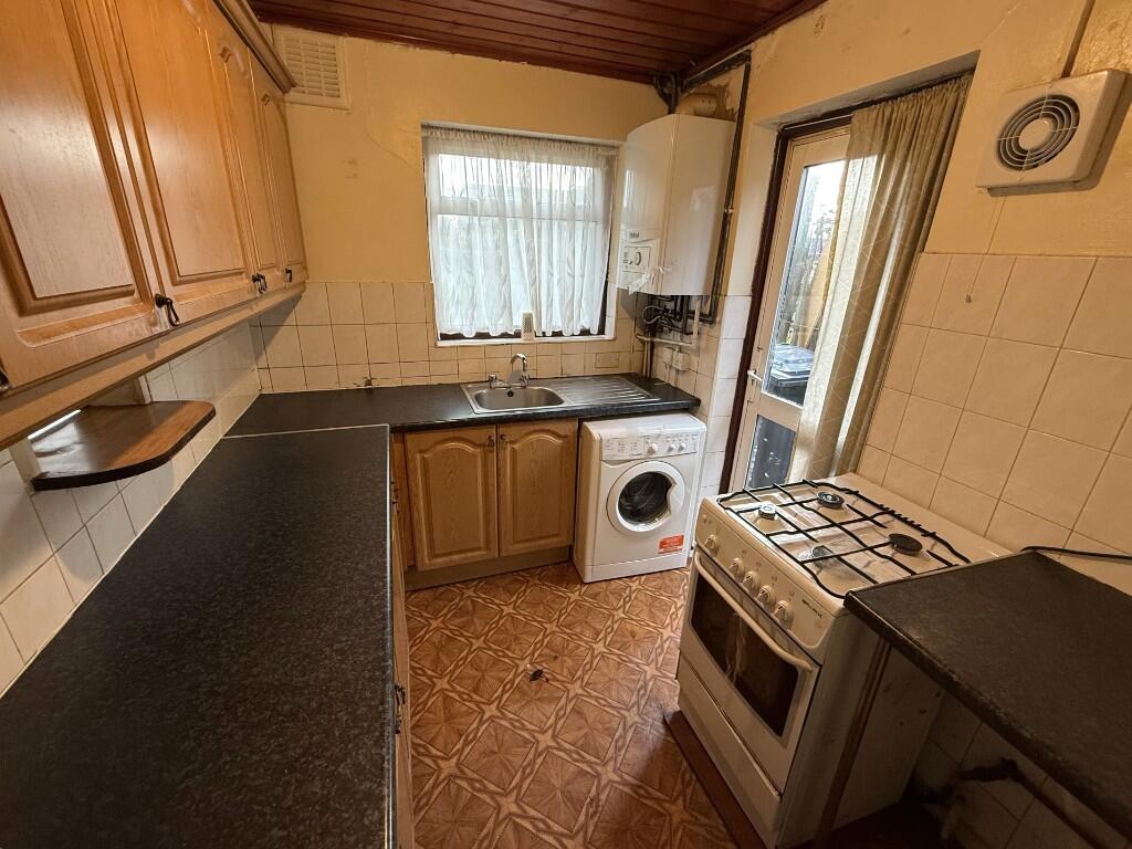 Ruislip Road, Greenford, Middlesex, UB6 9RN photo 4
