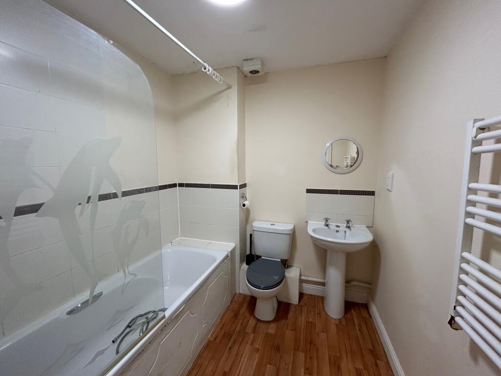 Apartment in Northampton, West Northamptonshire - View 5