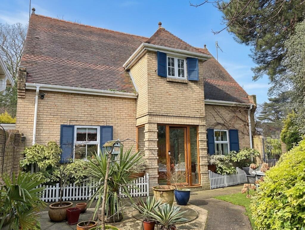 Munster Road, LOWER PARKSTONE, BH14