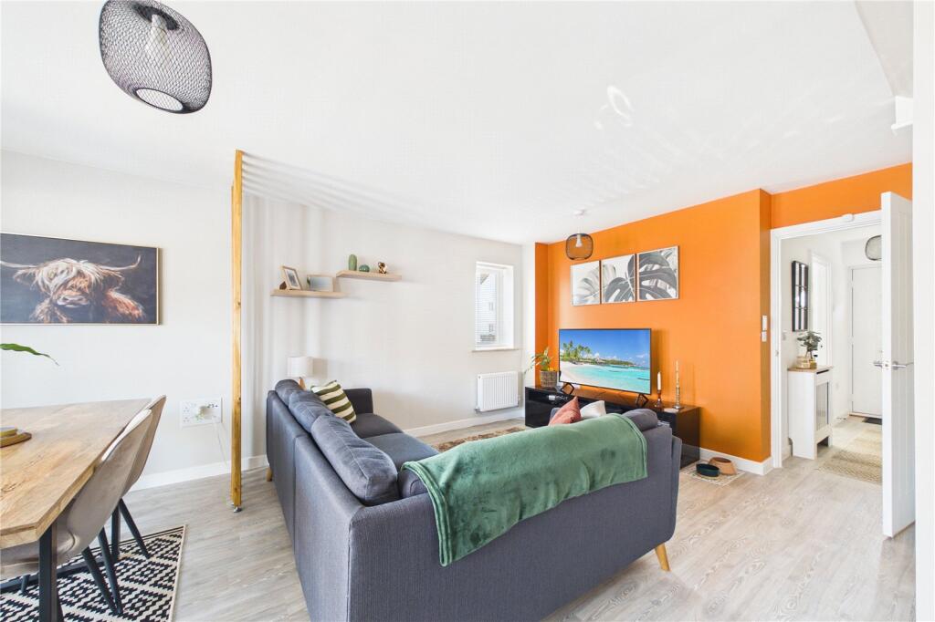 House in Basingstoke and Deane, Sherfield on Loddon - View 2