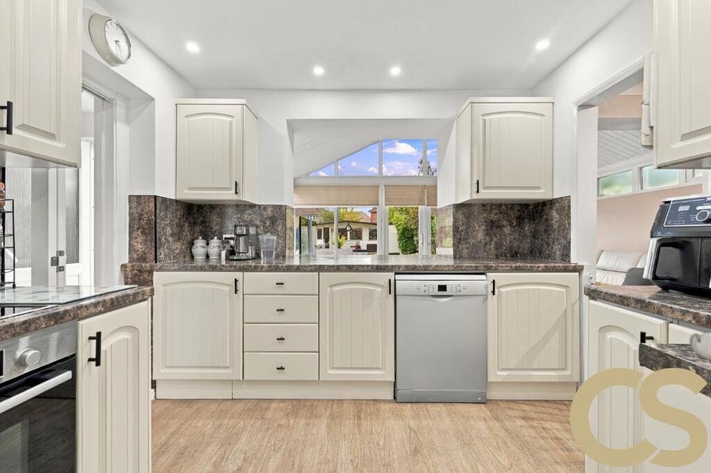 House in Broxbourne, Churchgate - View 4