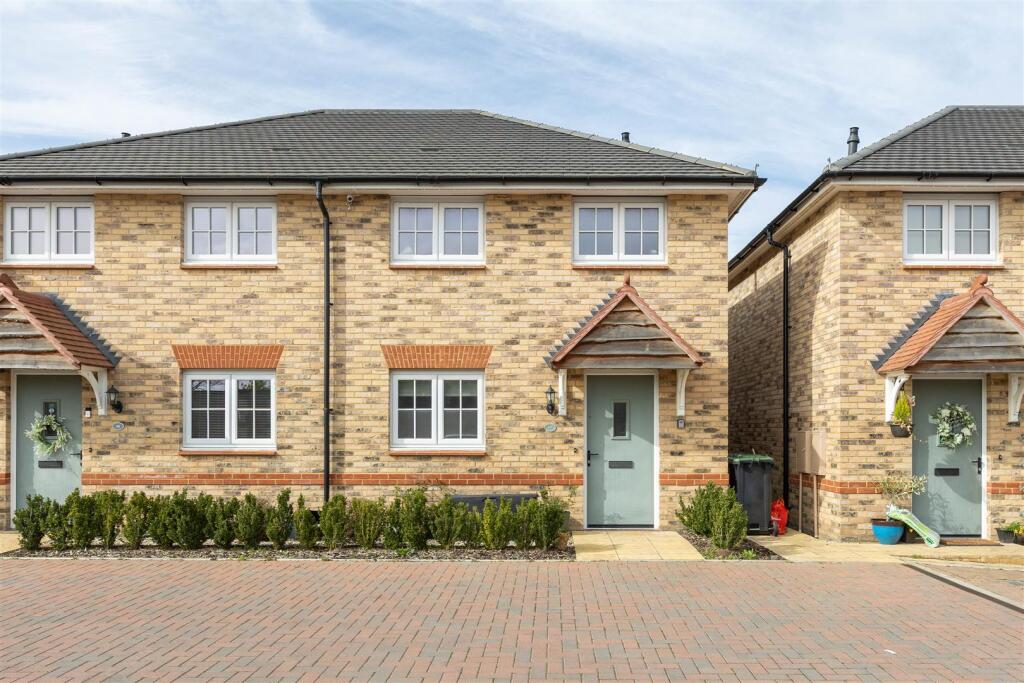 Main image of property: Hornbeam Place, Stotfold, SG5 4TN