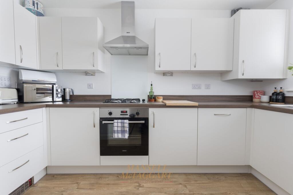 House in Crawley, Riverbrook place, Forge Wood - View 2