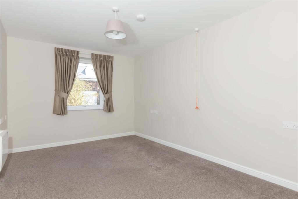 Apartment in Worthing, Broadwater - View 5