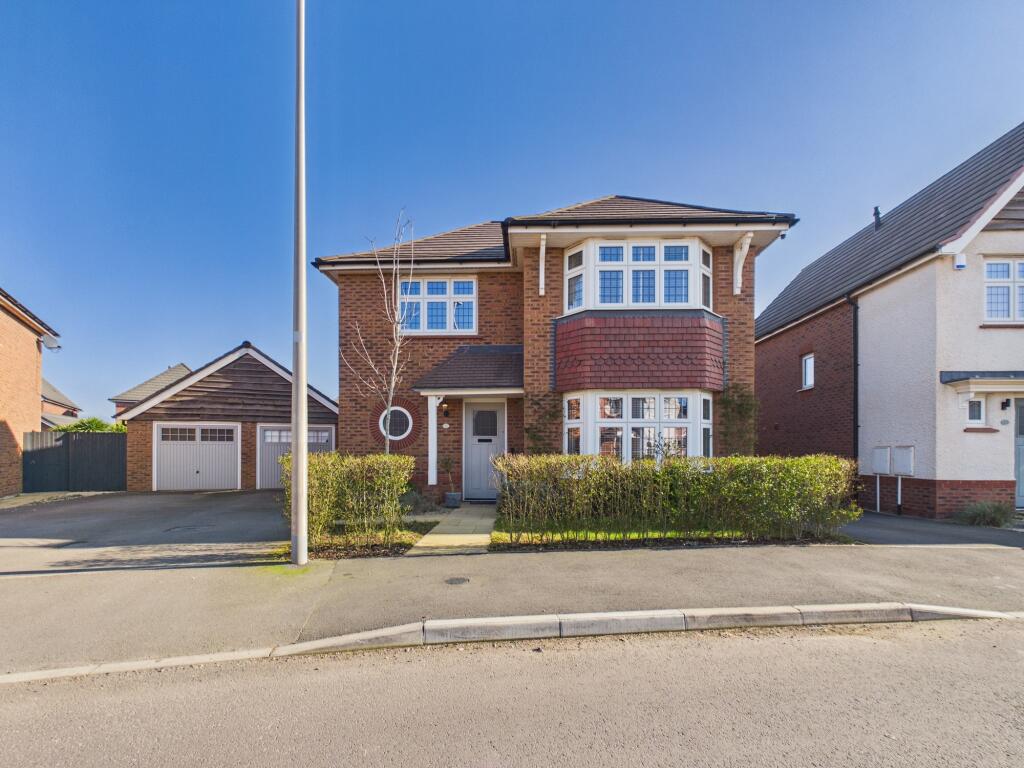 Main image of property: Roman Avenue, Nuneaton, CV11