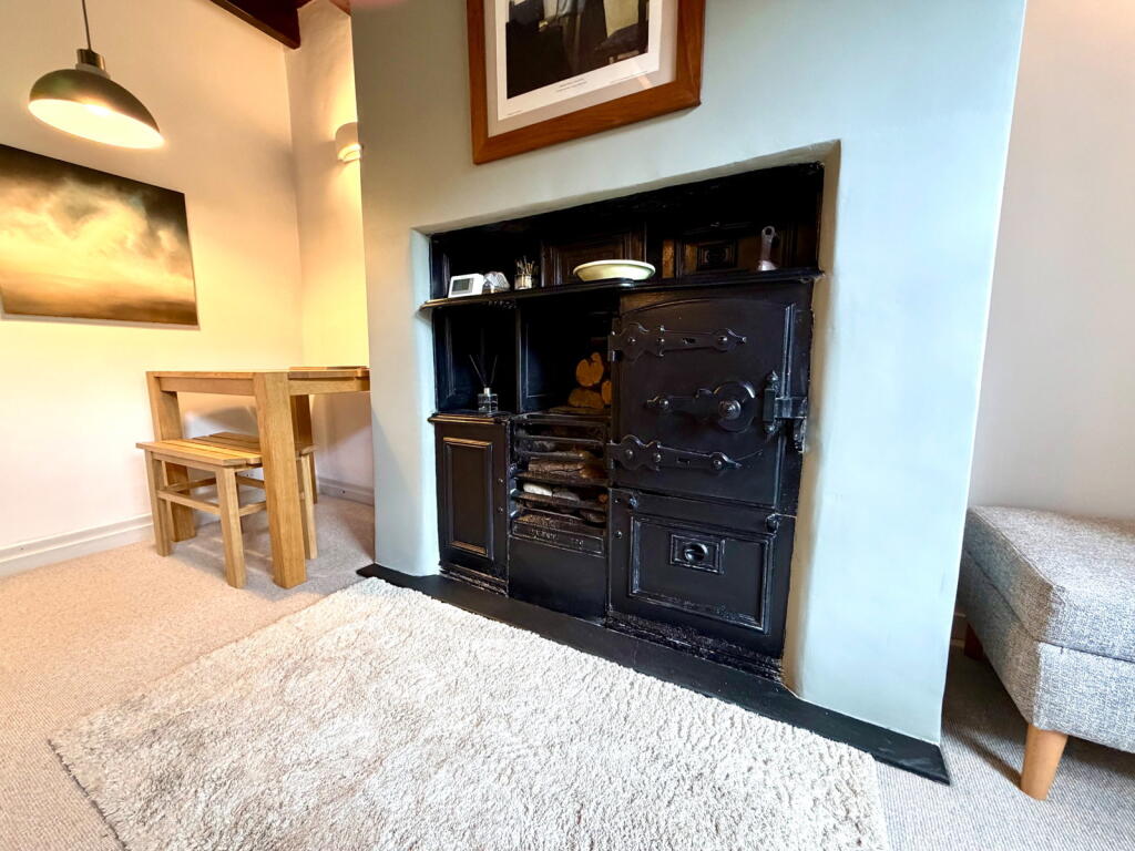 Apartment in Sheffield, Hill Side, Penistone - View 5